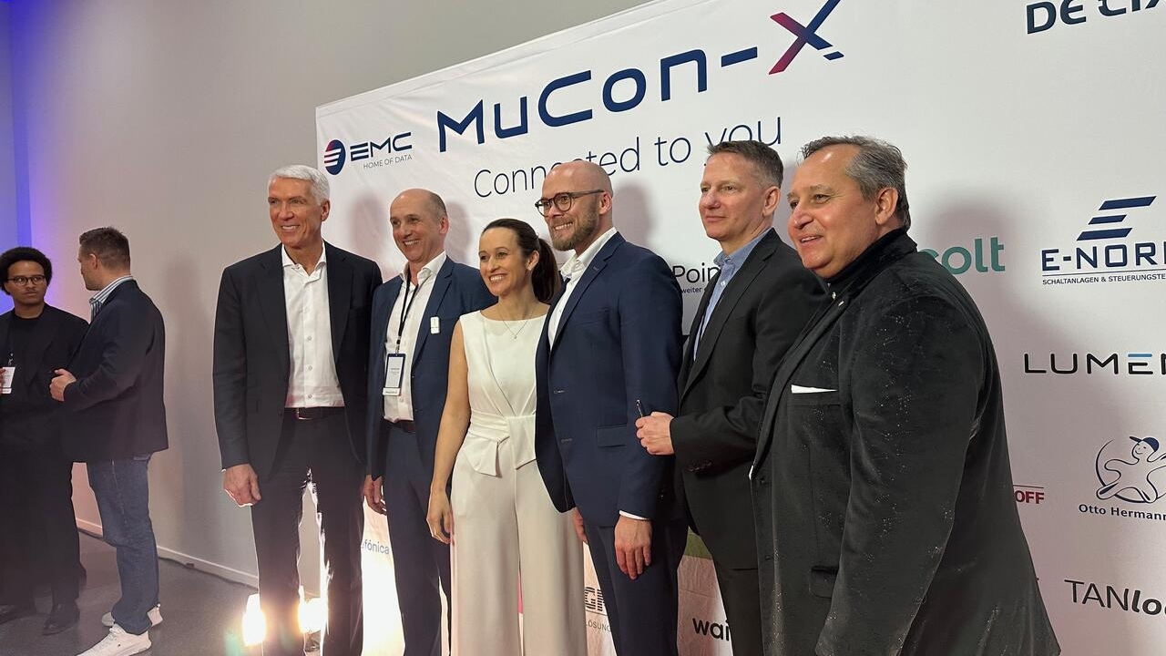 Bühnen, die das Herz berühren – Von digitalen Visionen und Mozart-Magie“